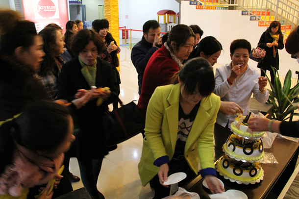 上海辦公家具廠——碧江家具慶生現場