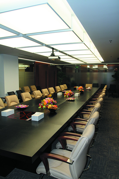 上海辦公家具廠家——碧江辦公家具網(wǎng)為漢今國(guó)際打造的大會(huì)議室