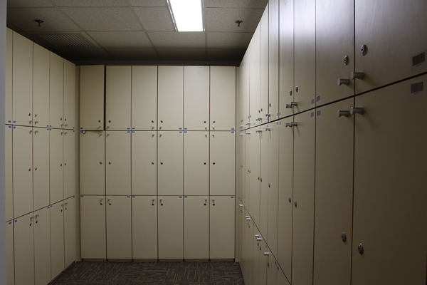 上海辦公家具廠家——碧江辦公家具網(wǎng)為漢今國(guó)際打造的更衣室