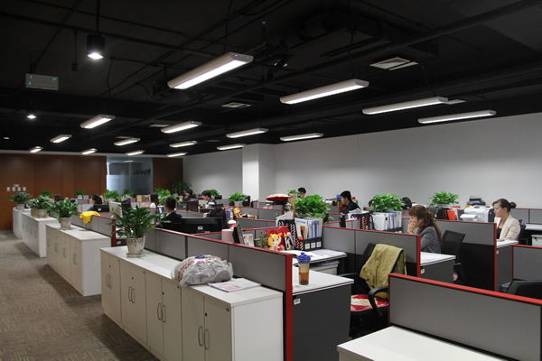 上海辦公家具廠家——碧江辦公家具網(wǎng)為漢今國(guó)際打造的職員辦公區(qū)2