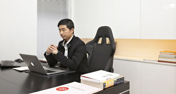 上海碧江辦公家具網(wǎng)——奧奇品牌設(shè)計領(lǐng)導(dǎo)辦公室