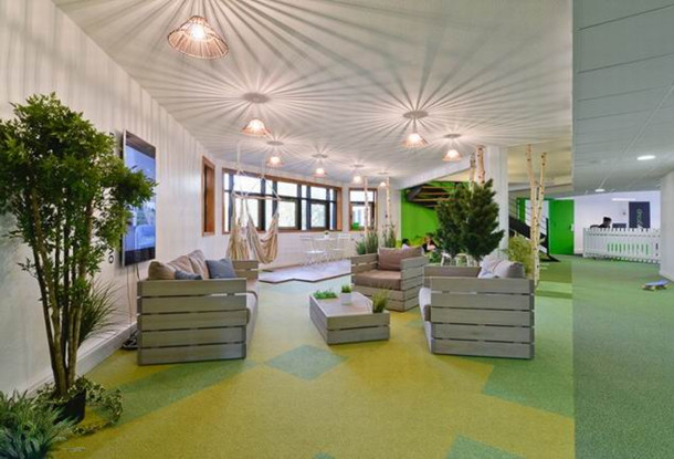 上海辦公家具廠家:草原風(fēng)前臺休閑區(qū)