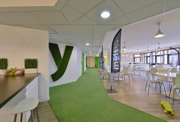 上海辦公家具廠家:草原風(fēng)前臺茶水間