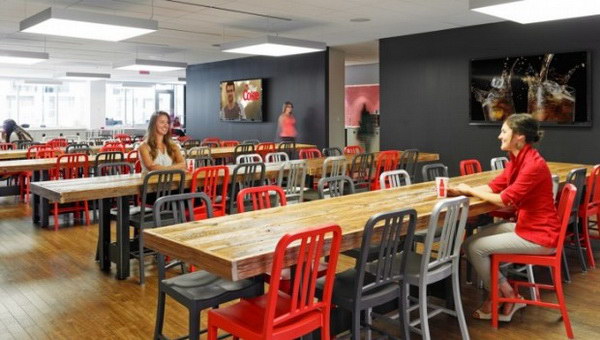 上海辦公家具廠家:可口可樂公司餐廳