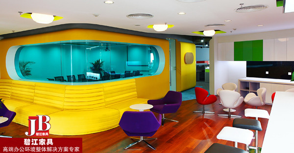 現(xiàn)代辦公家具空間