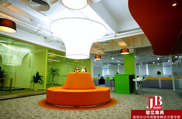 碧江家具為騰訊上海總部打造的時(shí)尚辦公家具空間 碧江家具為騰訊上海總部打造的時(shí)尚辦公家具空間