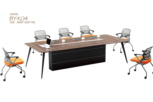“長腿”會議桌