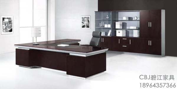 辦公家具大班臺要如何進行選擇呢? 辦公家具大班臺要如何進行選擇呢?